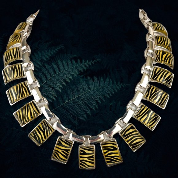 80’s Style Statement Black Stripe Silver tone and Zebra Necklace - Picture 4 of 13